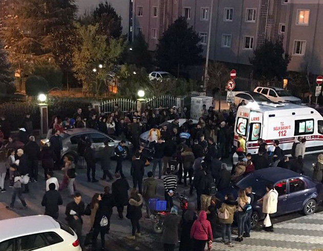 Esenyurt�ta deh�et anlar� kamerada  