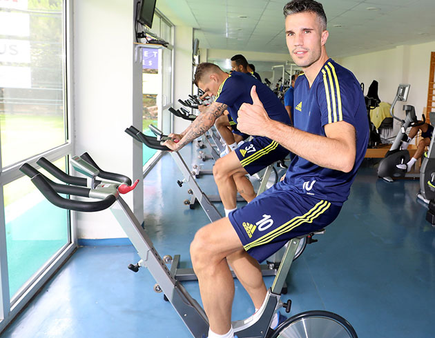 Van Persie'nin payla��m� Fenerbah�elileri k�zd�rd�
