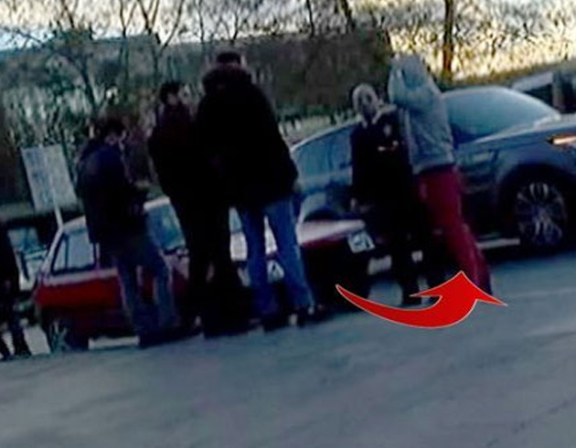 Kz arkadayla tartan ahs otomobilini yakmaya alt