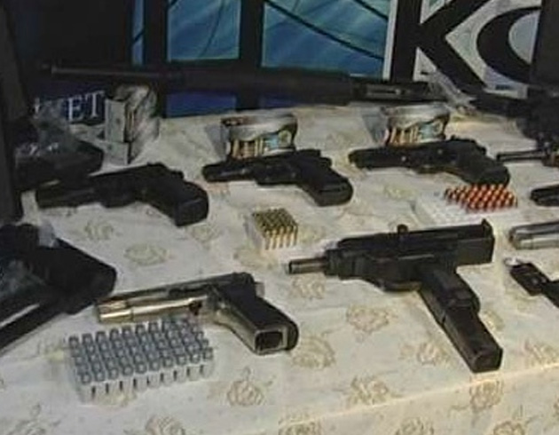 Pendik�te ruhsats�z silah operasyonu