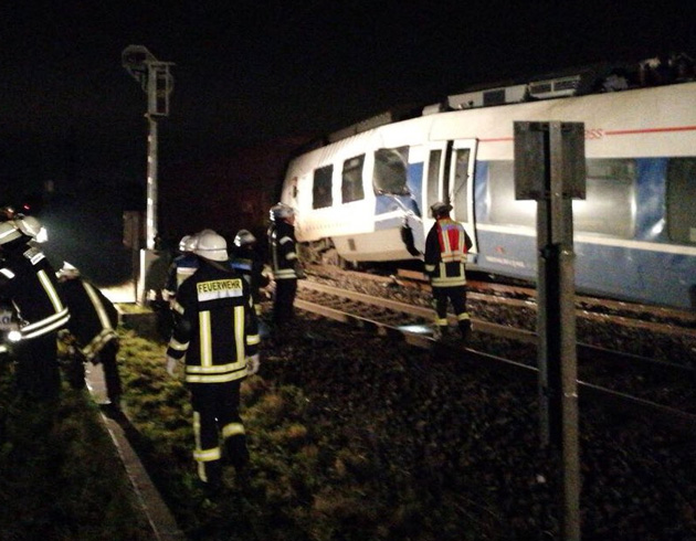 Almanya'da tren kazas: 50 yaral