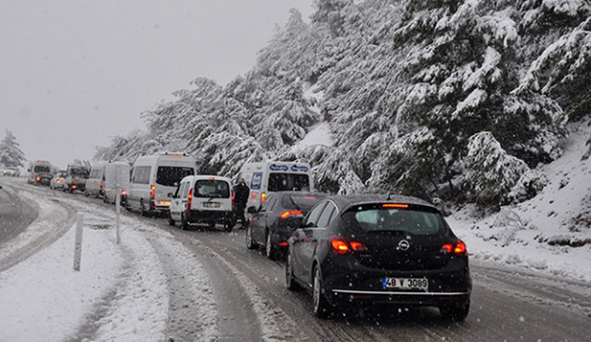 Denizli-Antalya karayolu kar nedeniyle kapand
