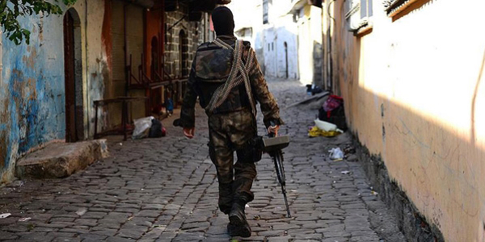 Diyarbakr'da terr operasyonu: 4 kii tutukland