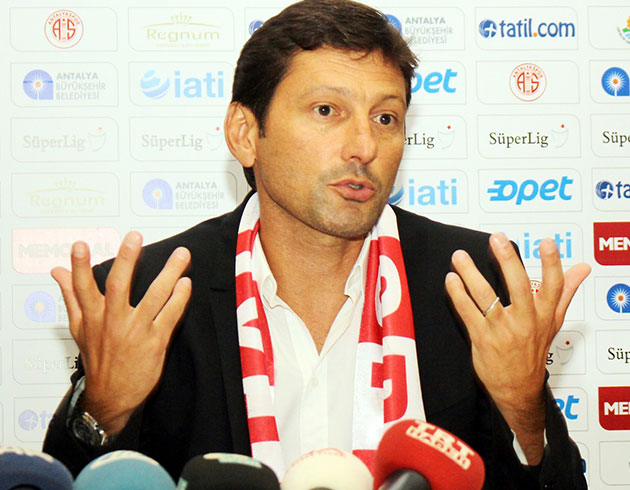Di Marzio'ya gre Leonardo, Antalyaspor'dan istifa etti