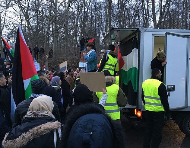 Stockholm'de ABD B�y�kel�ili�i �n�nde Kud�s protestosu  