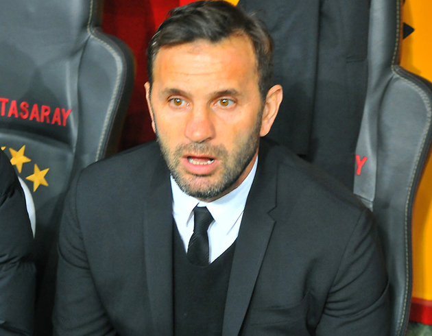 Okan Buruk trib�ne g�nderildi