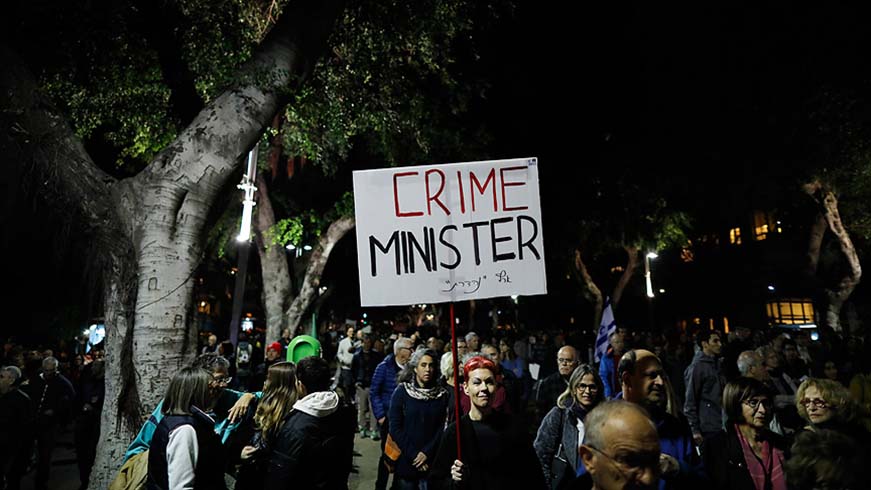 On binlerce srailli Netanyahu'yu protesto etti