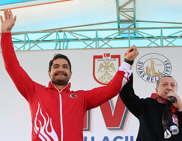 Taha Akgl'n ad Sivas'ta yeni yaplan spor salonuna verildi