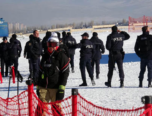 Erzurum'da dzenlenen kayak yarlar srasnda kavga kt: 2 kii yaraland 5 kii gzaltna alnd