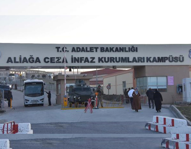 �zmir'de mahkum cezaevinde yang�n ��kard�