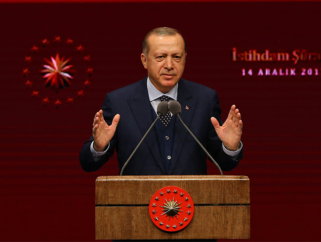 Cumhurbakan Erdoan'dan milyonlarca gence 'Yeil pasaport' mjdesi