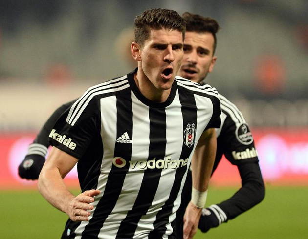 Be�ikta� Cenk Tosun'u satarsa Mario Gomez'e teklif g�t�recek