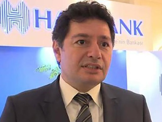 eski Halkbank Genel M�d�r Yard�mc�s� Hakan Atilla ifade verirken g�zya�lar�n� tutamad�