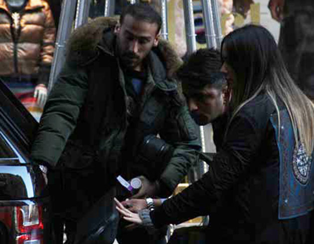 Cenk Tosun'un arabas�na �arpt�lar