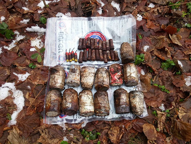 Bitlis'te 13 el yap�m� patlay�c� imha edildi 