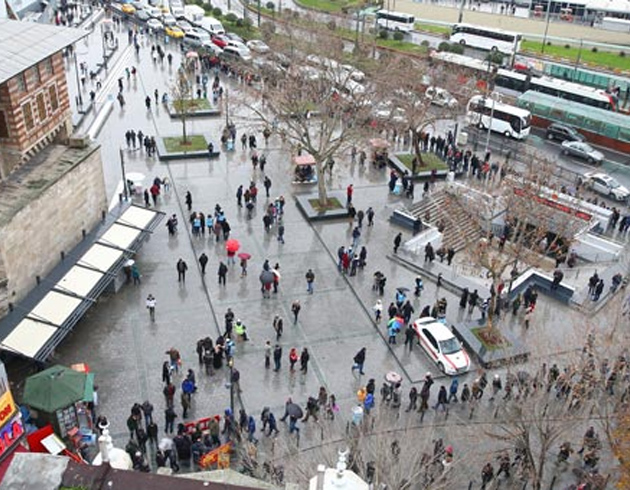 Ya�mur, so�uk engellemedi! Umut kuyru�u