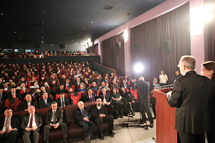 Almat��da Ayla izdiham�