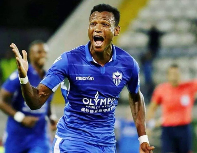 Trabzonspor, Anorthosis formasu giyen Shehu Abdullahi'nin peine dt