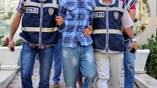 Mu'ta terr rgt PKK'ya ynelik operasyon: Gzaltna alnan 5 kiiden ikisi tutukland