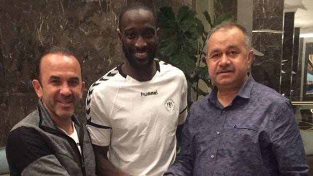 Mustapha Yatabare resmen Konyaspor'da