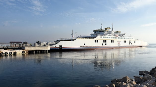Trkiye'nin en byk feribotu Van Gl'nde deneme seferini tamamlad  
