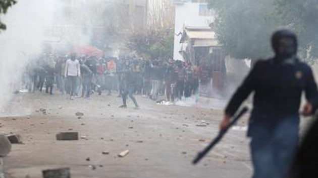 Tunus'ta hayat pahall protestolar 