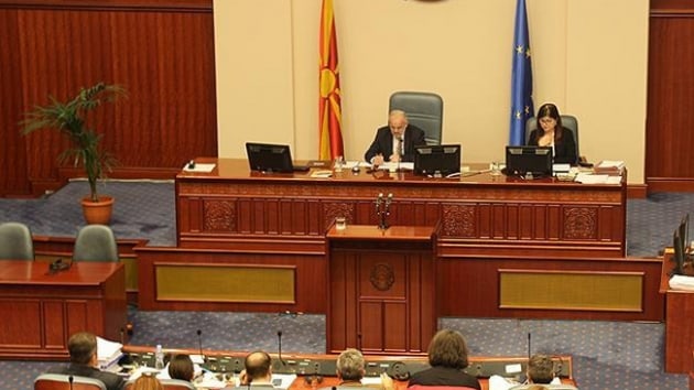 Makedonya'da Arnavuta'nn resmi dil olmas meclisten geti