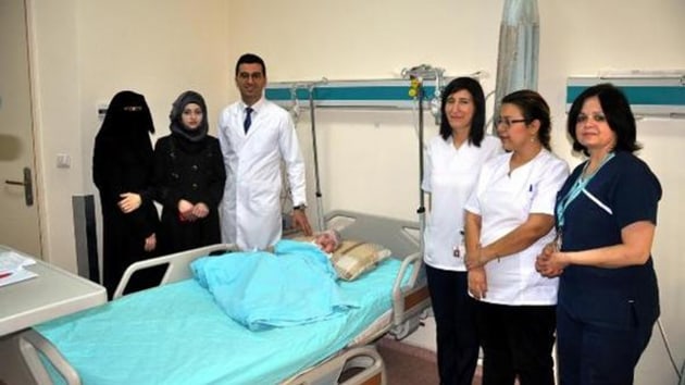 Osmaniye'de 14 aylk bebee kafa ekillendirme ameliyat