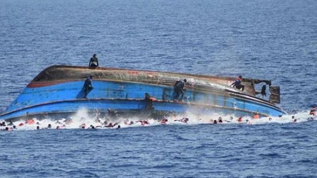 Hindistan'da rencileri tayan tekne alabora oldu: ller var