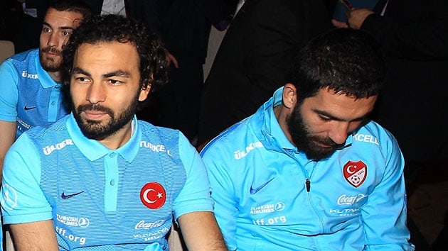 Arda Turan Instagram hesabndan Seluk nan' takip etmeyi brakt