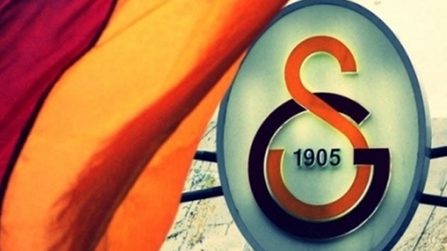 Galatasaray Kolombiyal sol bek Frank Fabra'y gzne kestirdi