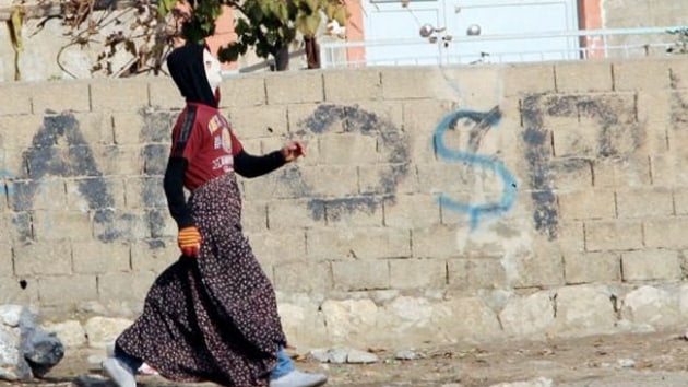 Afrin'de 200 terrist ellerindeki ABD piyade tfeklerini brakp kat