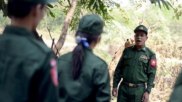 Myanmar'da sivilleri ldren askerlere hapis