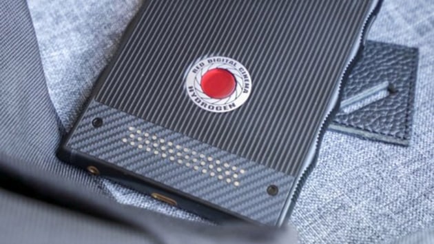 Holografik ekranl telefon iin tarih verildi