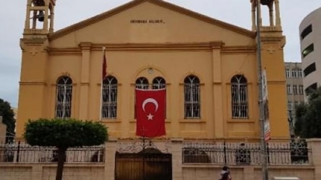 skenderun'da Ortodoks kilisesinden Trk bayrakl destek mesaj