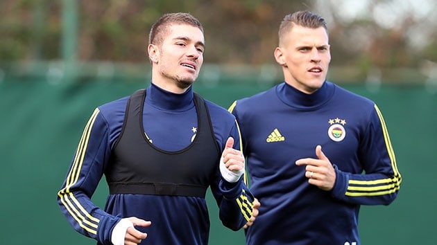 Fenerbahe'de Martin Skrtel oku!