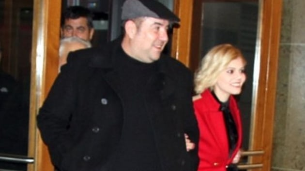 Kimdir bu Alara Bozbey ka yandadr Ata Demirer sevgilisi Alara Bozbey nerelidir