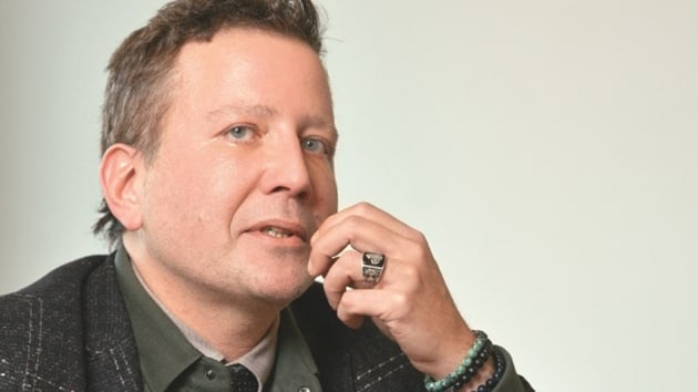 Fransz piyanist Stephane Blet, Zeytin Dal Harekatndaki askerler iin takipilerinden dua istedi