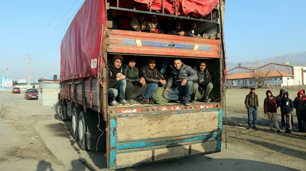 Erzincan'da kamyonun brandayla rtl kasasndan 177 kaak kt