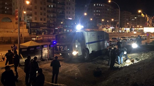 Diyarbakr'da polis noktasna el yapm patlayc ile saldr
