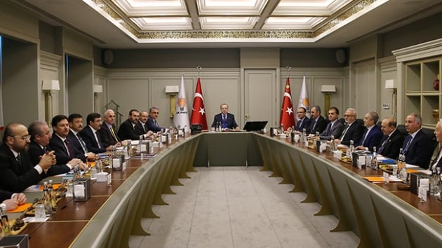 Cumhurbakan Erdoan'n, Uyum Komisyonu yeleriyle toplants bitti