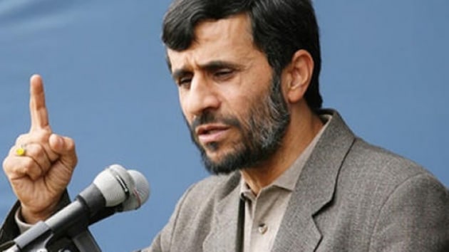Ahmedinejad'tan Hamaney'e sert eletiri