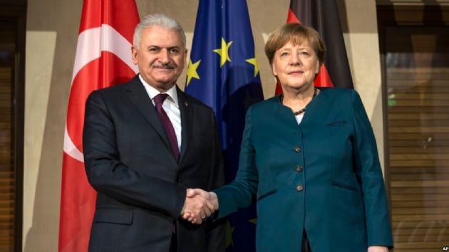 Babakan Yldrm yarn Merkel ile grecek