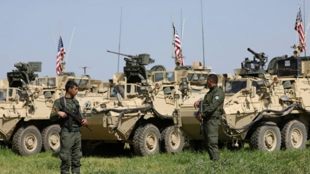 ABD'li askerler, Trk askeri vurmasn diye bayrakl nlem ald