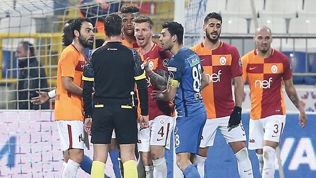 Serdar Aziz'den penalt aklamas