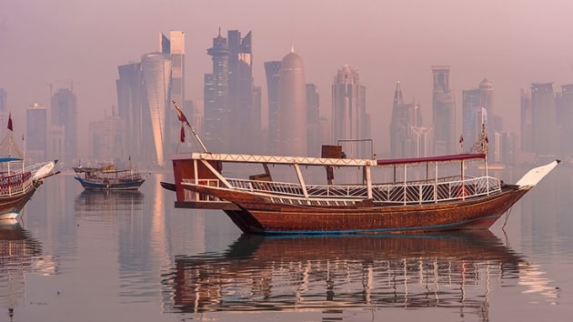 ran gvenlik gleri, durdurduu Katar'a ait 2 balk teknesindeki 10 kiiyi gzaltna ald