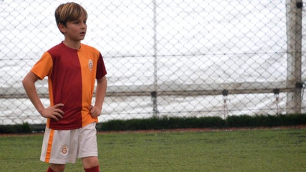 10 yandaki Ali Osman Kaln Galatasaray'a transfer oldu