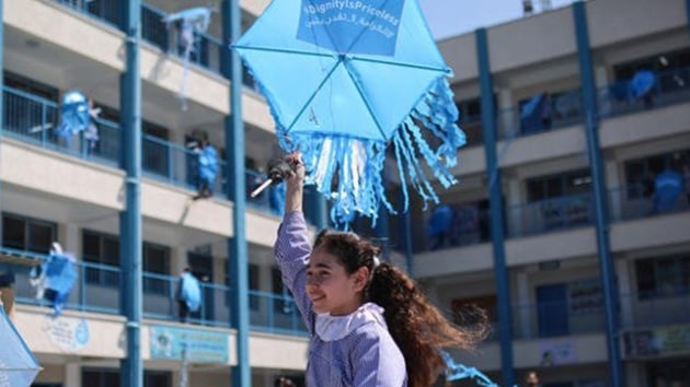 Gazzeli ocuklardan UNRWA iin uurtma eylemi
