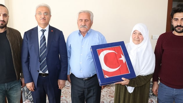 Erzincan'da, 68 yandaki teyze yzn Afrin'deki Mehmetik'e gnderdi
