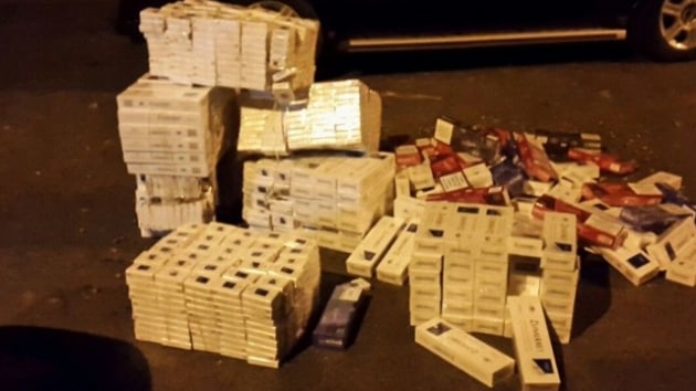 Hakkaride yol kontrollerinde 830 paket sigara ele geirildi  